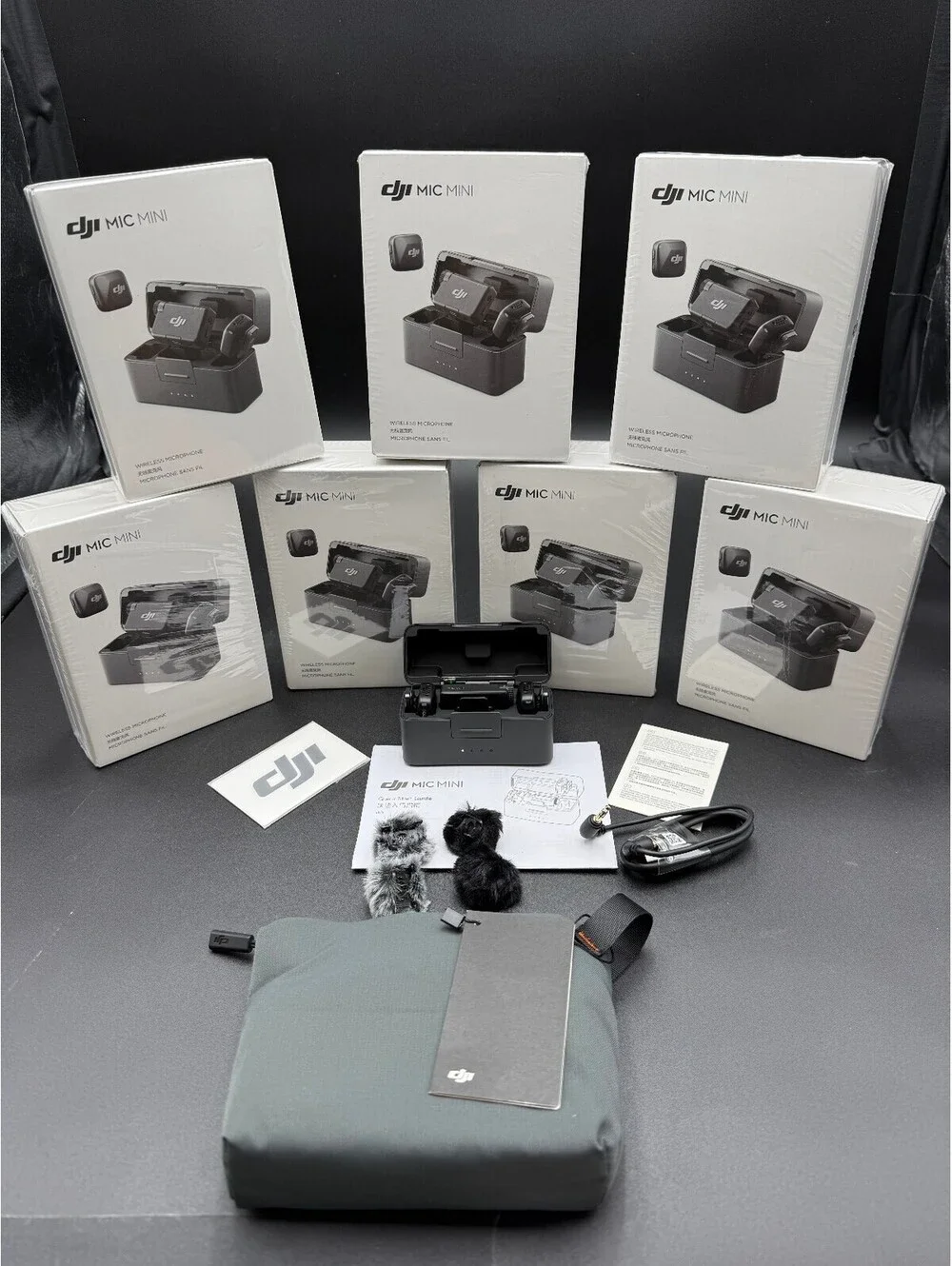 DJI Mic Mini 2TX 1RX Wireless Mic Kit w/ Charging Case